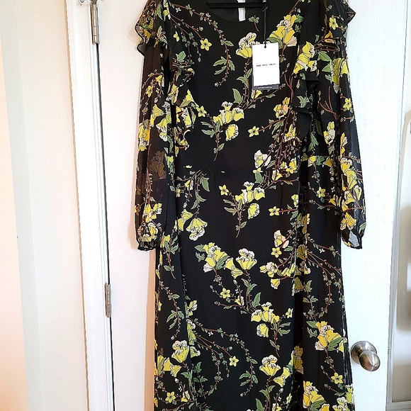 Who What Wear Dresses & Skirts - Black and yellow floral dress. NWT!